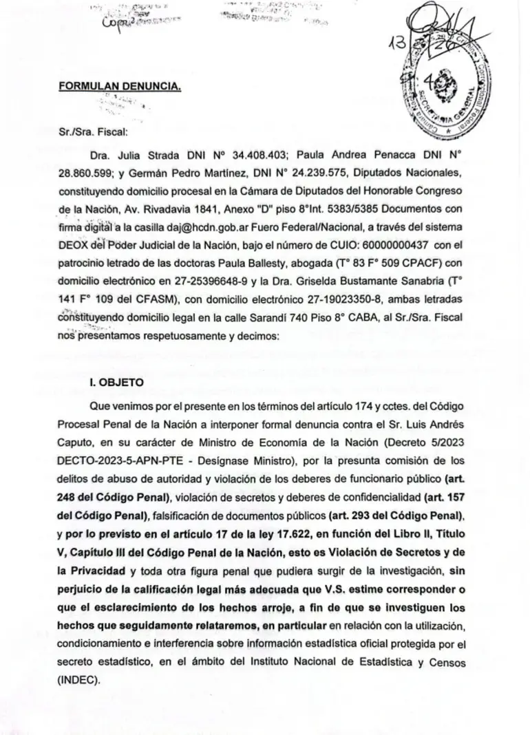 Denuncia penal contra el ministro de Economía, Luis Caputo