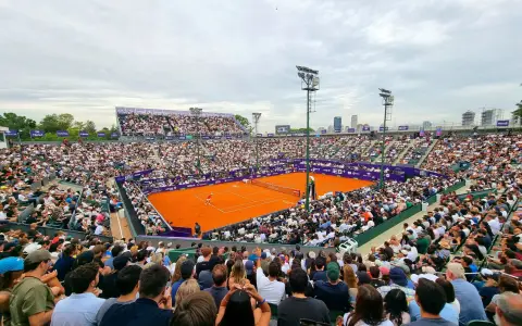 Estadio lleno en la final del Argentina Open 2026 en el Lwn Tennis Club.