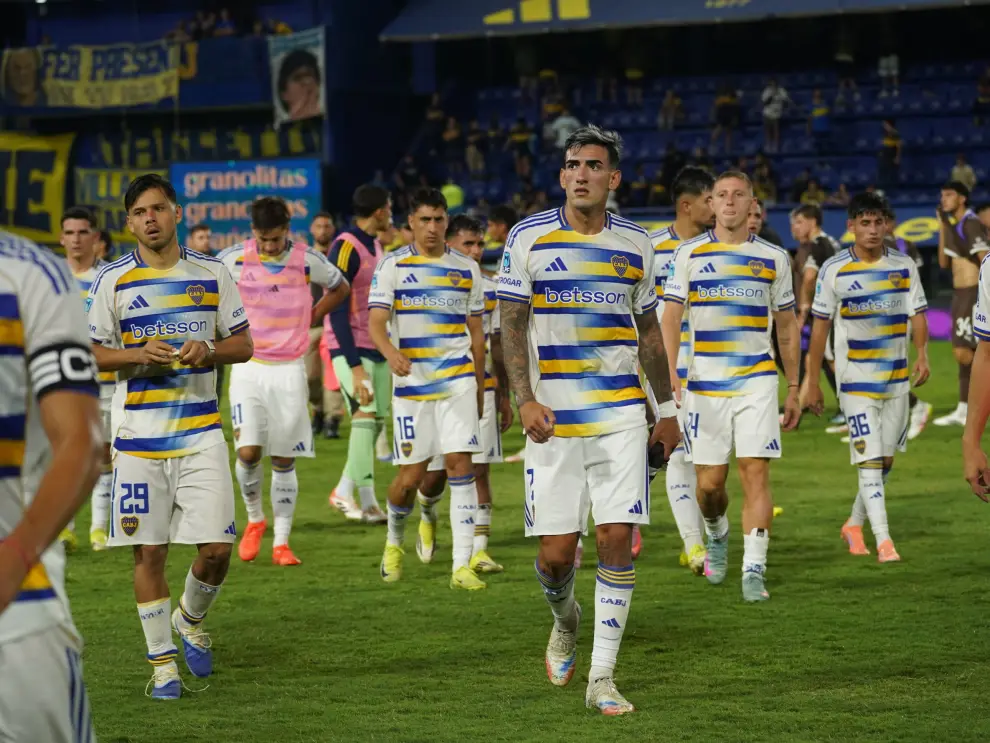 Boca empató con Platense y se fue silbado de la Bombonera.