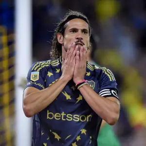 "Una falta de respeto" y "no parece jugador de fútbol": dos glorias de Boca defenestraron a Cavani