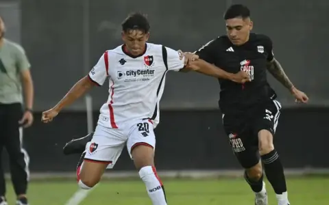 Riestra y Newell's, pura paridad en el Bajo Flores entre los dos peores equipos del campeonato.