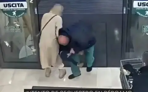 Intentó secuestrar a una niña que iba de la mano de su madre