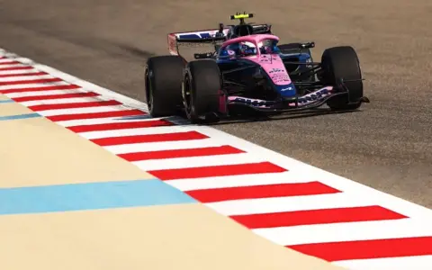Buena jornada para Colapinto en el circuito de Bahréin. El jueves le toca doble turno.