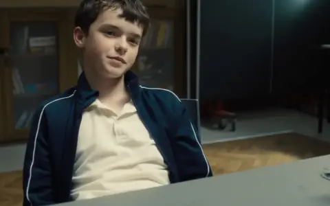 Escena de la serie Adolescencia 
