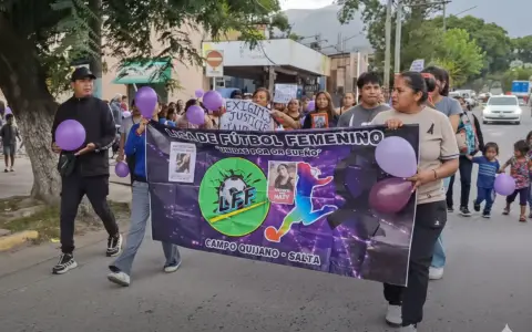 Movilización para pedir justicia en Quijano. (Gentileza Héctor Chocobar)