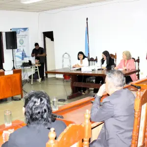 Revuelo en Mosconi por la palabra “destitución”, una sesión sin transmisión y acusaciones cruzadas en redes