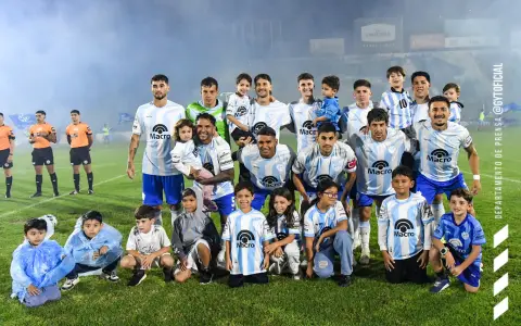 Gimnasia y Tiro viajó con toda su ilusión rumbo a Paraná.