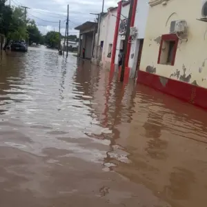 El Galpón y Metán no tienen respiro: otra vez, calles como ríos, viviendas inundadas y evacuados