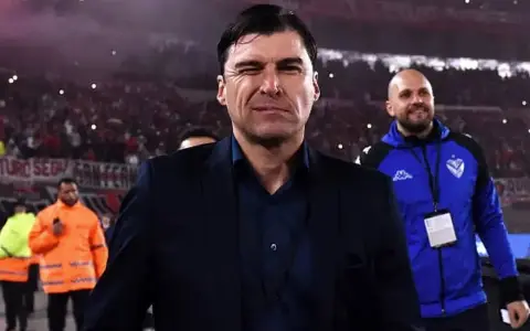 Alexander Medina, nuevo DT de Estudiantes.