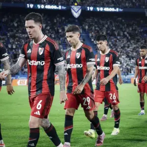 El Vélez de los Barros Schelotto hundió aún más al River de Gallardo: le ganó 1 a 0 ¡con gol de un ex millonario!