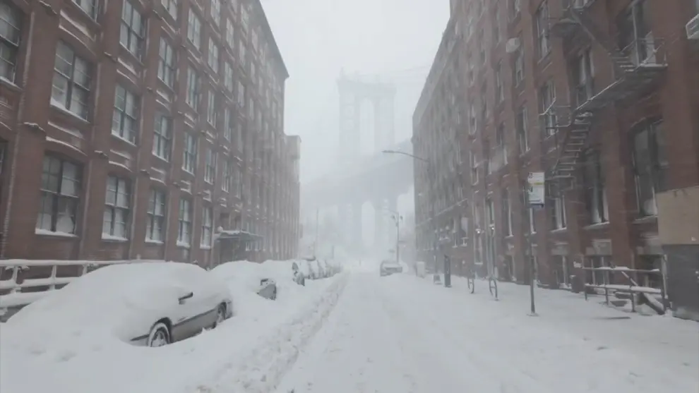 Calles de Nueva York completamente cubiertas de nieve.