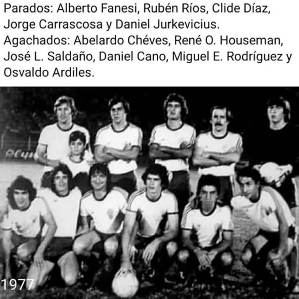 Maravilla junto a sus compañeros del Huracán del '77