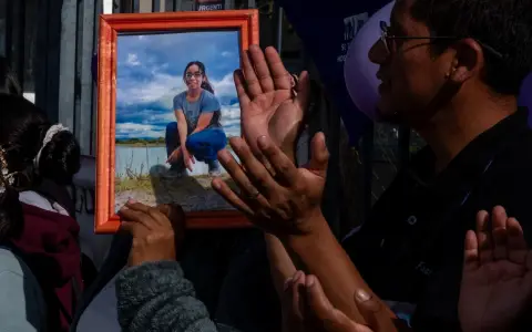 Manifestación en ciudad judicial por el femicidio de Natalia Cruz