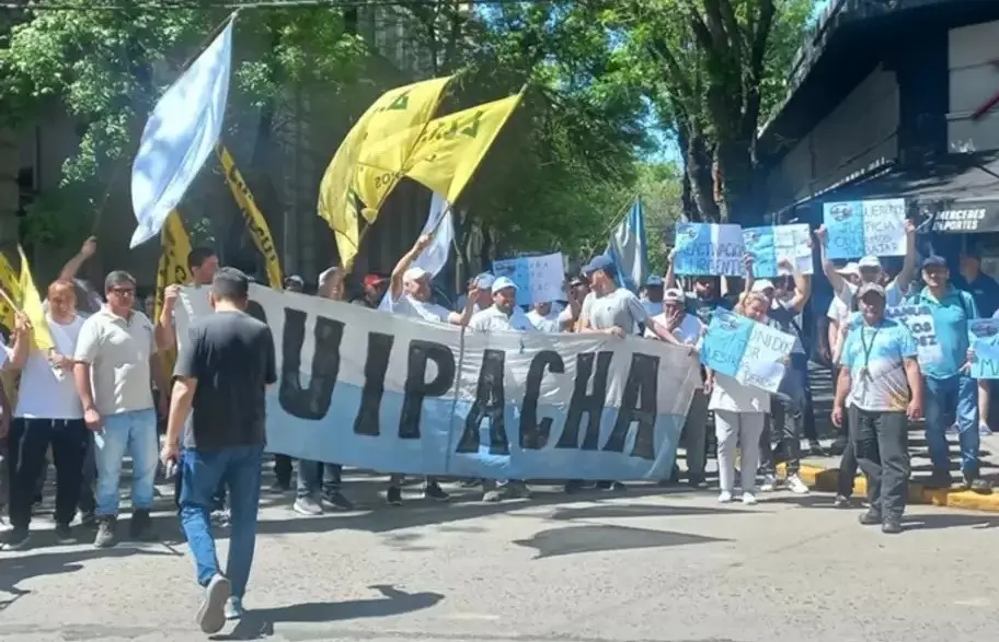 Más de 140 trabajadores fueron despedidos tras el quiebre de la empresa La Suipachense.