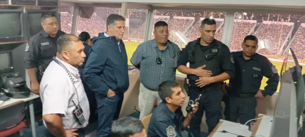 El centro de comando en el estadio Martearena para el operativo del partido de Boca