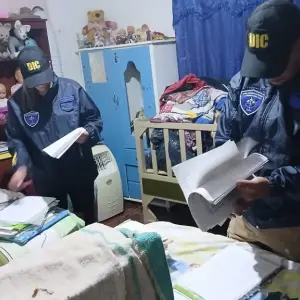Desmantelan banda que vendía títulos truchos a docentes para inflar puntajes en Salta y Bariloche: Hay dos detenidas