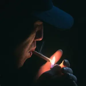 Descubren una clave genética de la adicción al cigarrillo y por qué algunos fumadores consumen menos