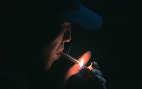 En Salta, aproximadamente el 23% de la población mayor de 18 años consume tabaco y supera el promedio nacional del 22,2%, según FIC.