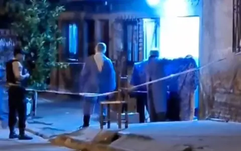 Personal del CIFen el barrio Ceferino. (Captura video Voces Críticas)