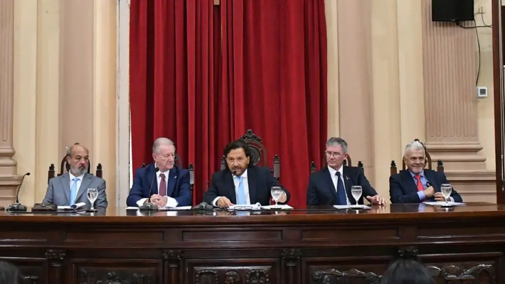 Apertura de sesiones en la legislatura
