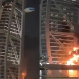 Irán avanza con "la ofensiva más feroz jamás vista": ataques con drones al aeropuerto de Abu Dabi y Dubái y a un icónico hotel de siete estrellas
