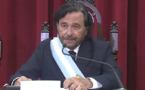 El gobernador Sáen, en su discurso frente a la Legislatura.