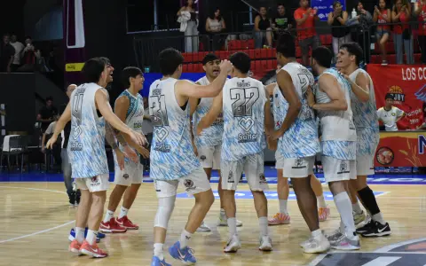 Salta Básket se llevó el clásico a pura garra y corazón.