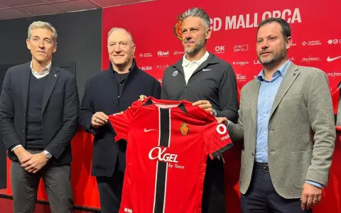 Martín Demichelis asumió como entrenador del Mallorca.