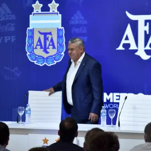 La AFA ratificó el paro en el fútbol del próximo fin de semana, luego que la justicia confirmó la indagatoria para Tapia