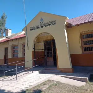 De mal en peor: Sin gas y sin transporte, la Escuela de Las Blancas arrancó el ciclo lectivo con malas noticias