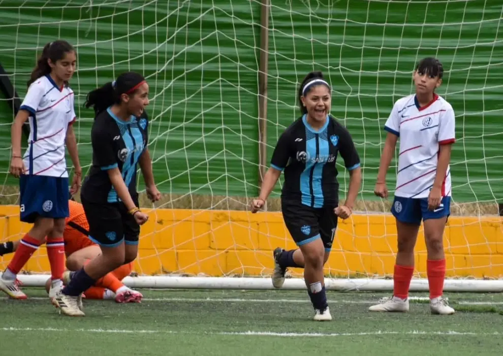 Uno de los goles convertidos por la delantera salteña.