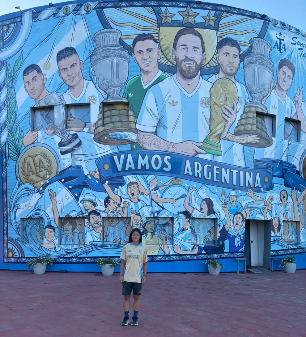 Emi viajó el domingo de San Luis a Bueno Aires.