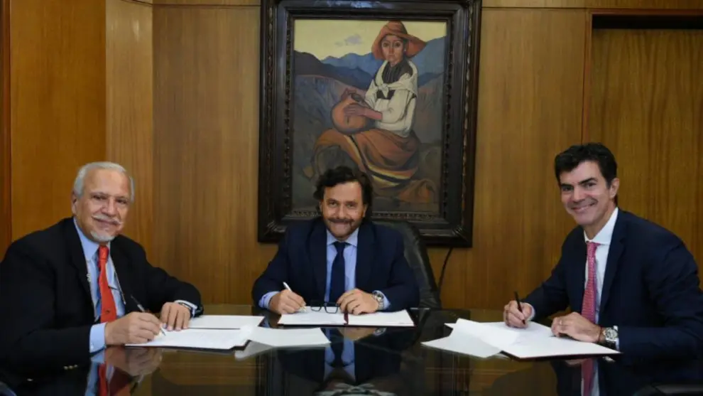 Juan Carlos Romero (izquierda), Gustavo Saénz (centro) y Juan Manuel Urtubey (izquierda).