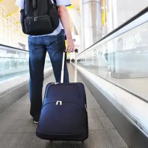 Engañó a Aerolíneas Argentinas y viajó por todo el mundo: la estafa asciende a medio millón de dólares
