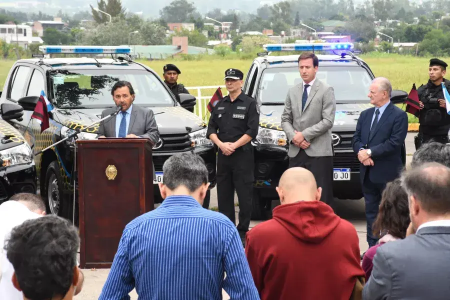 Acto de entrega de camionetas