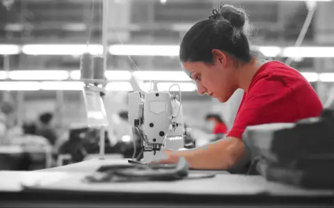 La actividad textil cayó 36,7%, mientras que la utilización de la capacidad instalada se ubicó en 29,2%