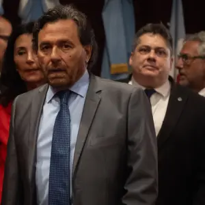 La coparticipación cayó en todas la provincias, menos una: Milei "cantó" y abrió la chequera para Sáenz en Salta