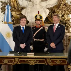 La asunción de Mahiques en Justicia, muchos políticos y escasos magistrados