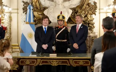 Milei y Mahiques