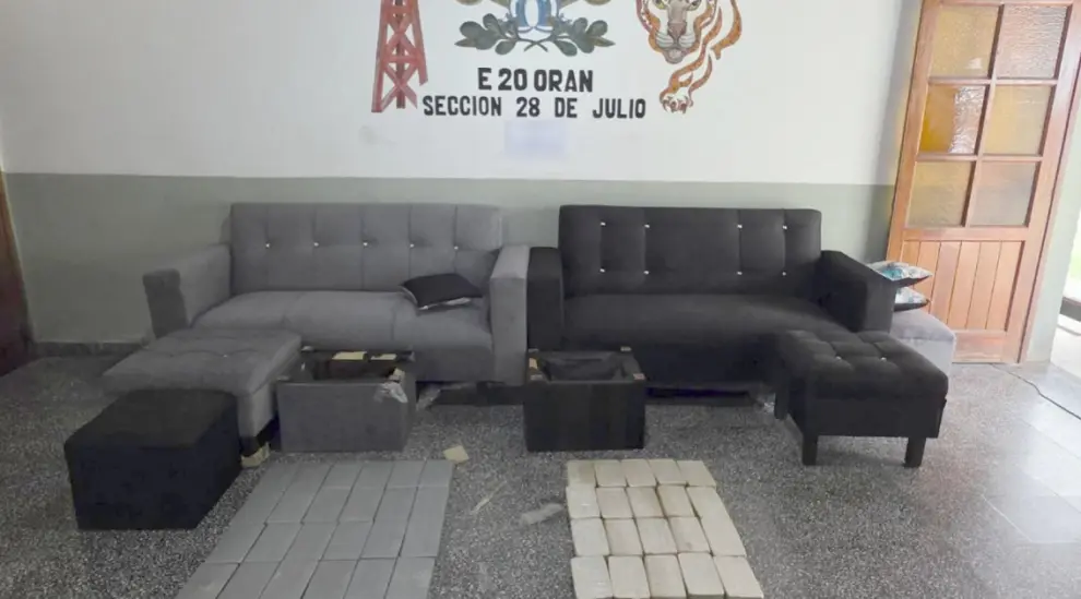 Más de 47 kilos de cocaína fueron secuestrados en Orán, ocultos en un juego de living