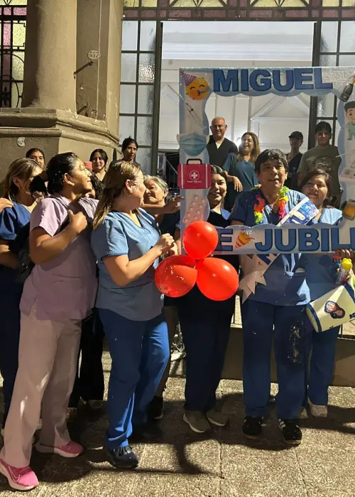 Miguel Lopez, enfermero con 47 años de servicio