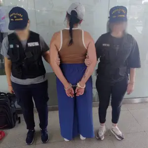 Narcotráfico: detienen a mujer con cocaína y desarticulan una banda mediante allanamientos en Santa Fe y Buenos Aires