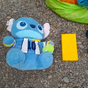 Salta: En un peluche con la 10 de Messi ocultaron un "ladrillo" con cocaína