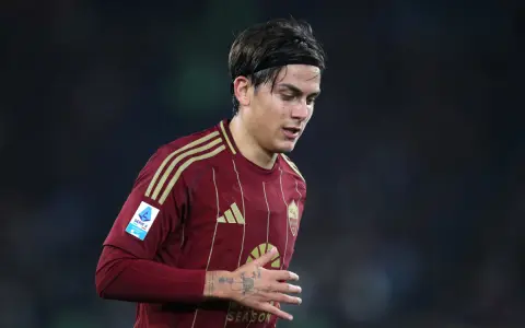 Paulo Dybala se operó y su recuperación puede demorar.