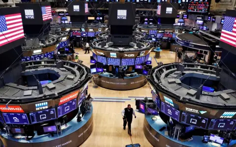 Caen las principales bolsas del mundo luego del salto del precio del petróleo por la guerra 