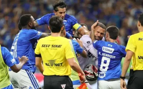 Un enfrentamiento entre jugadores dejó como saldo 23 expulsados