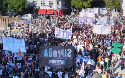Marcha 8M