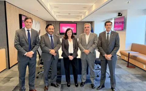 Sáenz en reunión con gente de Rio Tinto