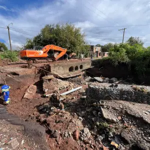 Otra tormenta volvió a complicar a Metán: anegamientos, vecinos aislados y barrios sin agua