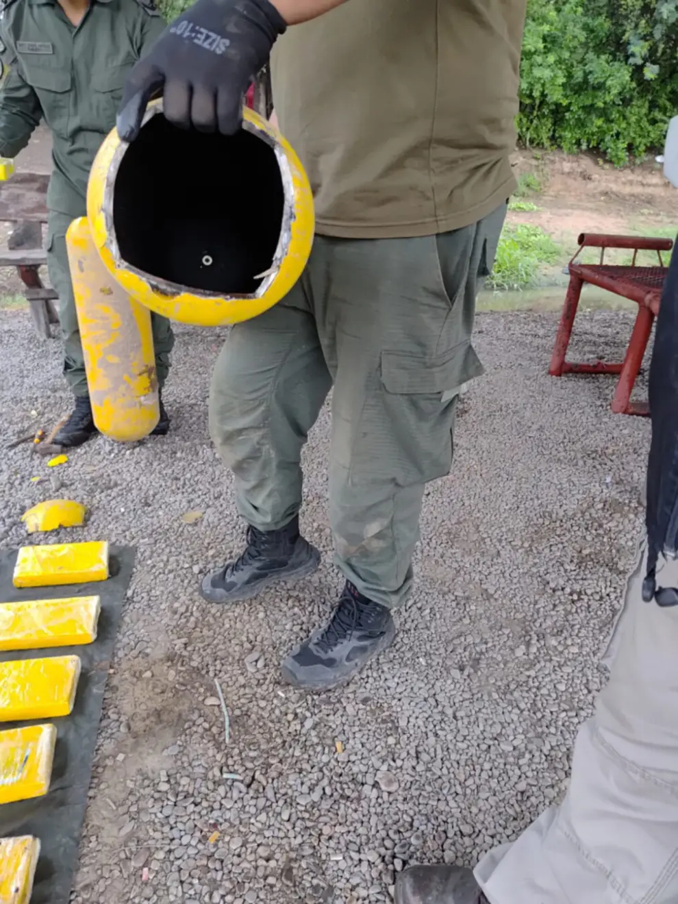 La droga iba oculta en dos tanques de gas y los laterales de la camioneta